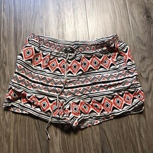 5/$15 No boundaries Aztec Shorts‎
